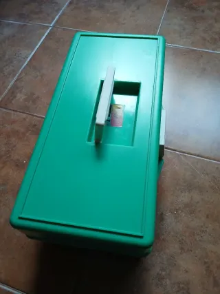 Caja de herramientas verde