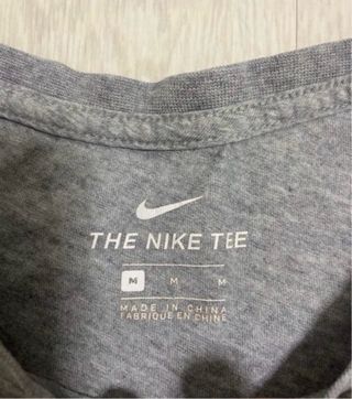 Camiseta Nike Gris