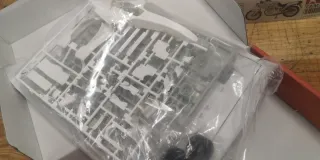 Revell 1/24 Ferrari F2005 - sem caixa