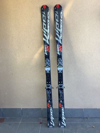 Esquís Rossignol Viper 54 con bastones y funda