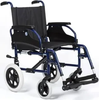 Silla de ruedas marca vermeire color negra nueva