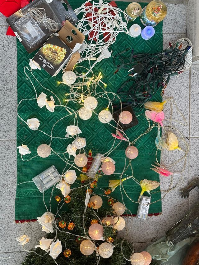 Luces LED Navideñas Blancas y Rosas