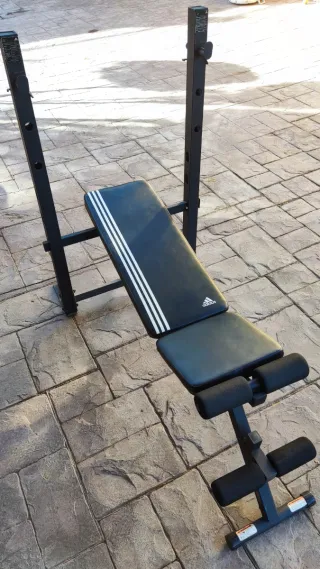 Banco de ejercicio Adidas.