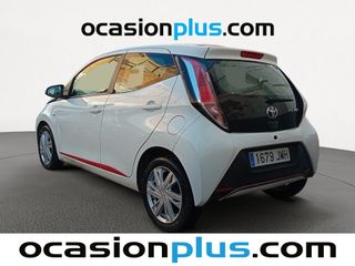 Toyota Aygo 1.0 70 x-play 51 kW (69 CV)