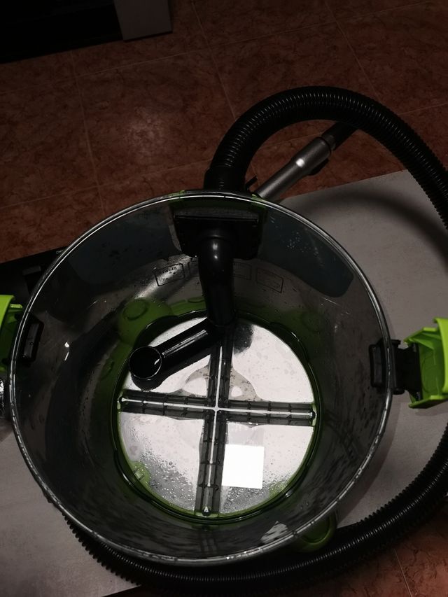 Aspirador Cecotec Sólidos y Líquidos 1200W