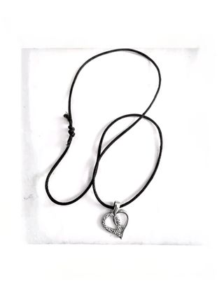 Collana con ciondolo cuore argentato unisex