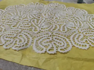 Centro tombolo bianco 34x23