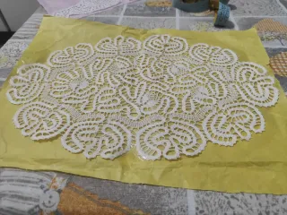 Centro tombolo bianco 34x23