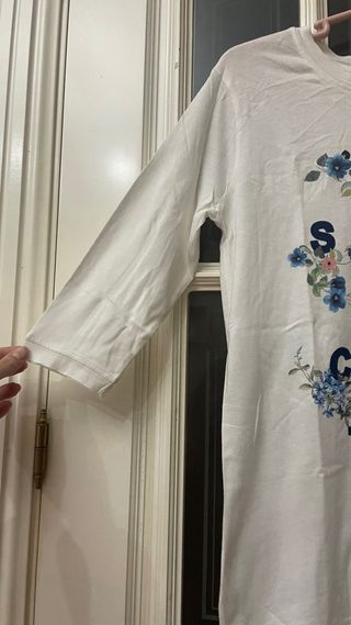 Camiseta floral manga 3/4 Stradivarius Talla S