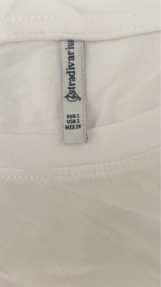 Camiseta floral manga 3/4 Stradivarius Talla S