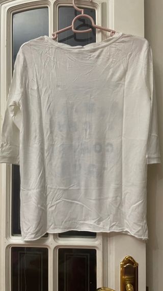 Camiseta floral manga 3/4 Stradivarius Talla S