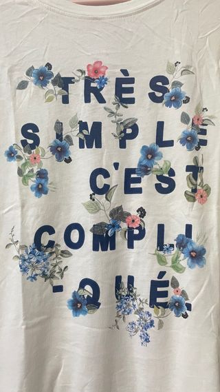 Camiseta floral manga 3/4 Stradivarius Talla S