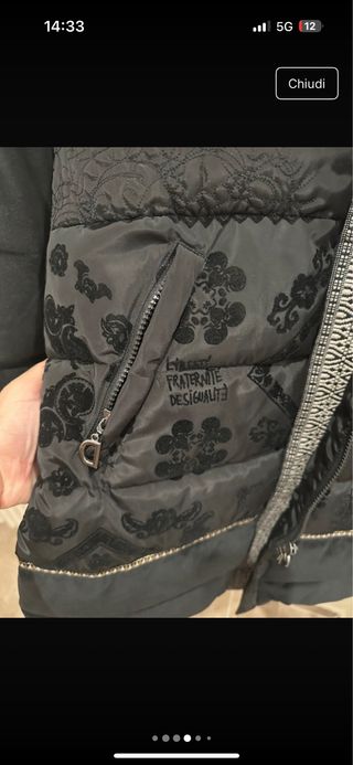 Cappotto donna nero con ricami, veste grande