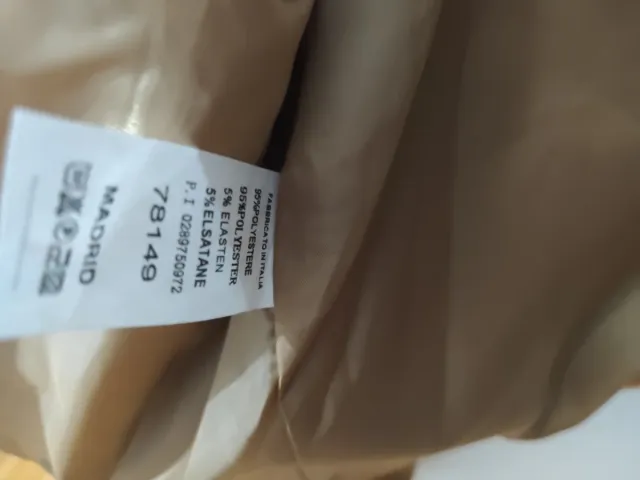 Chaqueta corta beige