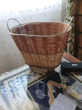 Cesta Mimbre con Asas Metálicas