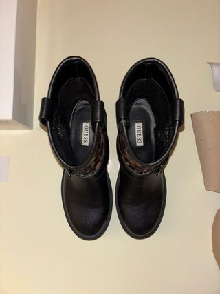 Stivali NUOVI Bassi Firmati”GUESS”Originali Nero e