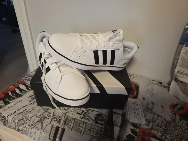 Adidas Playero Blanco y Negro