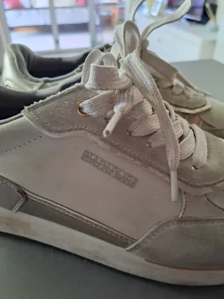 Zapatillas Napapijri Beige y Blancas