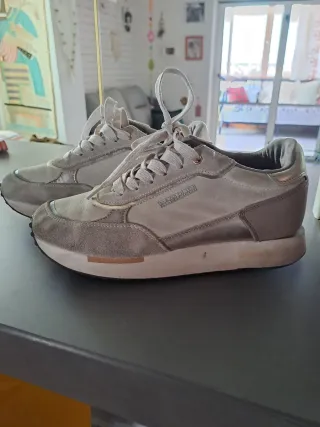 Zapatillas Napapijri Beige y Blancas