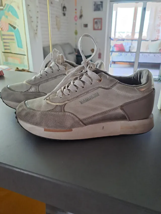 Zapatillas Napapijri Beige y Blancas