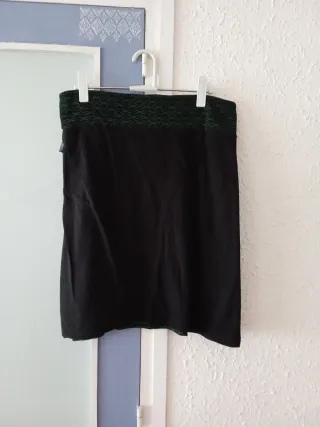 Falda de punto negra y verde