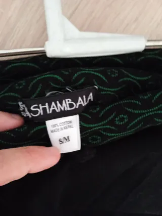 Falda de punto negra y verde