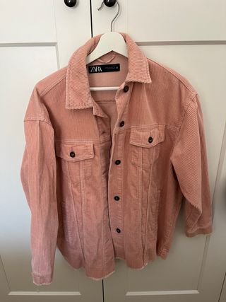 Chaqueta vaquera Zara rosa