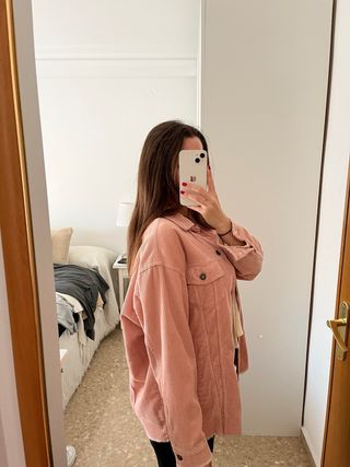 Chaqueta vaquera Zara rosa