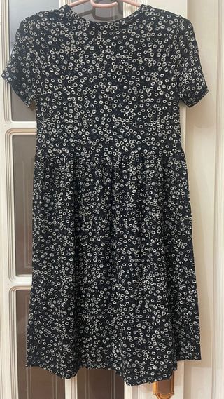 Vestido negro flores Pull&Bear Talla XS