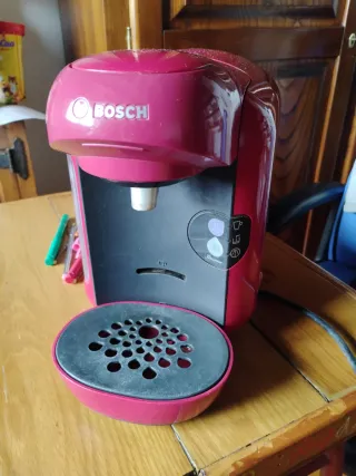 Cafetera Tassimo Bosch Roja