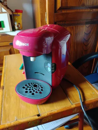 Cafetera Tassimo Bosch Roja