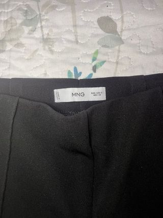 Pantalón negro Mango pinzas