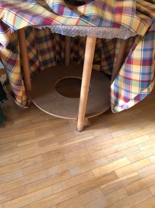 Tavoli rotondi in tela e vetro