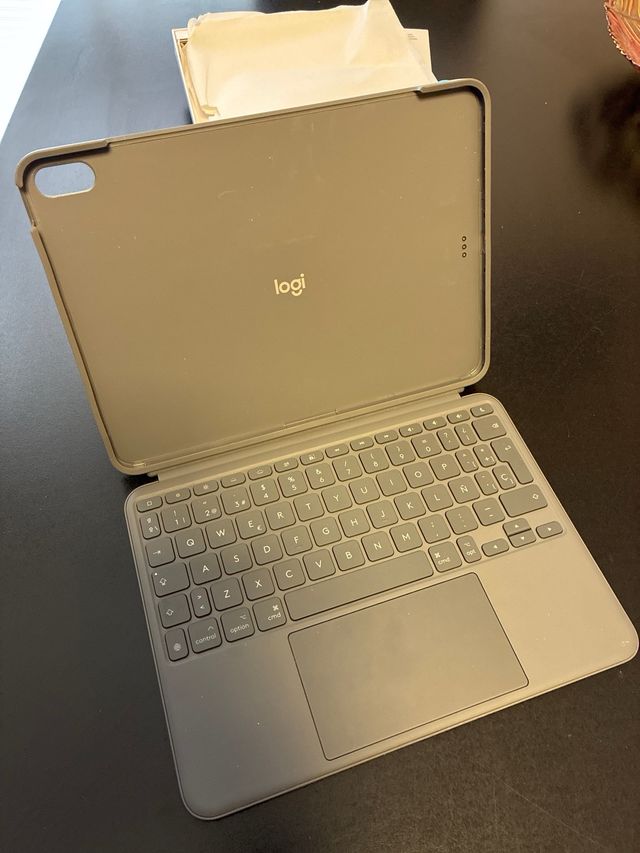 Logitech Combo Touch iPad Air 11 M2/M3