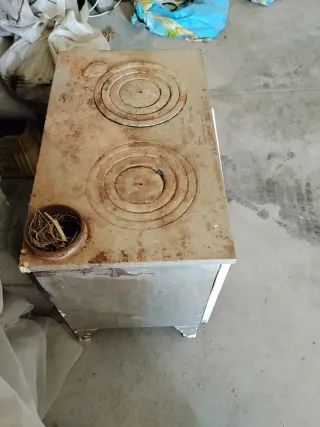 Estufa de leña metal blanca