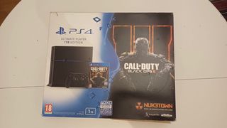 PS4 (PlayStation 4) Negra + 2 Mandos