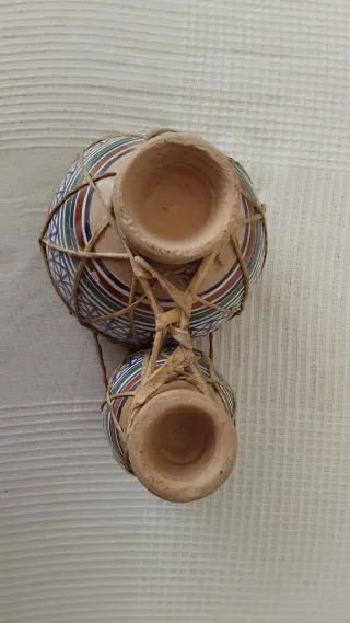 Tbila o tambor doble marroquí piel y cerámica.