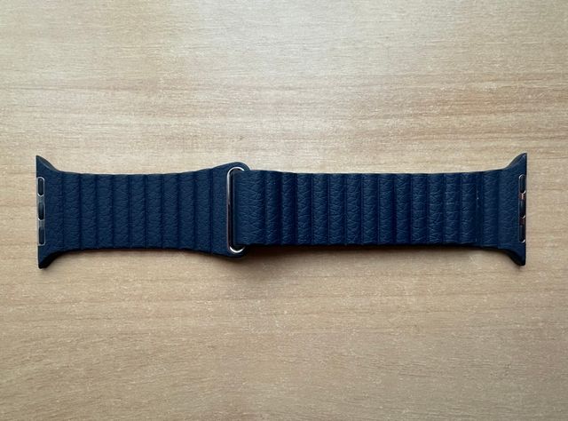 Apple Watch 42mm. Cinturino in pelle Midnight Blue Loop L
