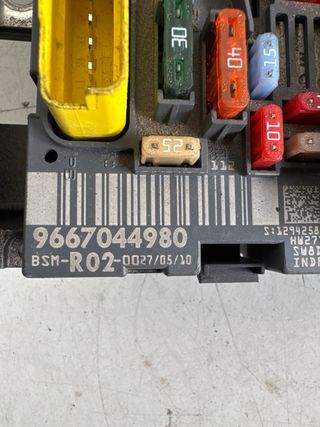 Caja de reles BSM R02 Peugeot Citroën : 9667044980