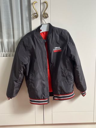 Chaqueta bomber reversible negra y roja