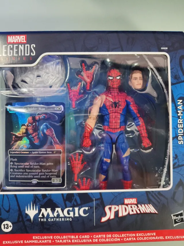 Marvel Legends Spider-Man y carta Magic