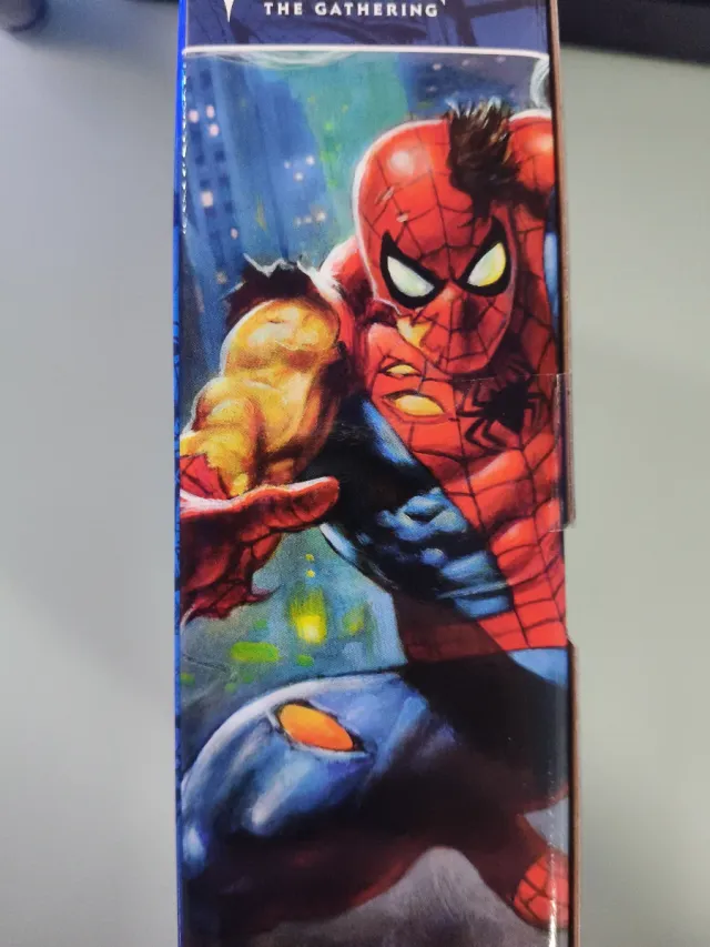 Marvel Legends Spider-Man y carta Magic