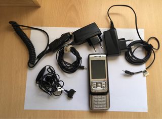 Nokia E65 sbloccato con caricatori