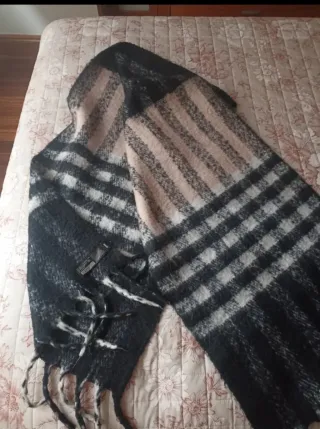 Bufanda de cuadros rosa y negra