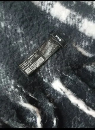 Bufanda de cuadros rosa y negra