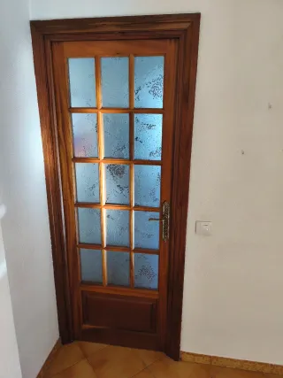 Puerta interior de madera