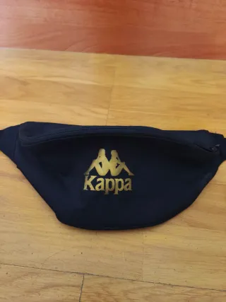 Riñonera Kappa Negra y Dorada