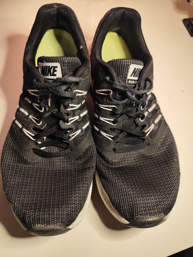 Zapatillas Nike Talla 42 Negras y Blancas