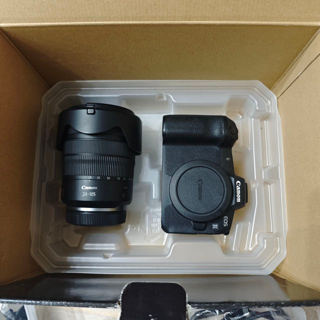 Canon EOS R + RF 24-105mm F4 L IS USM