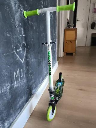 Patinete Skids con luces